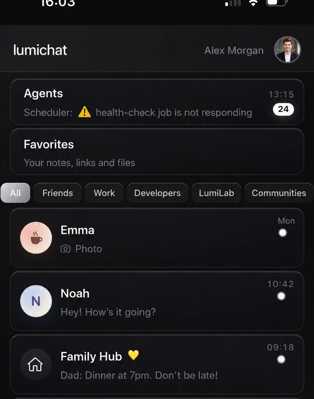 Список чатов Lumichat: AI-агенты (Scheduler) рядом с человеческими чатами